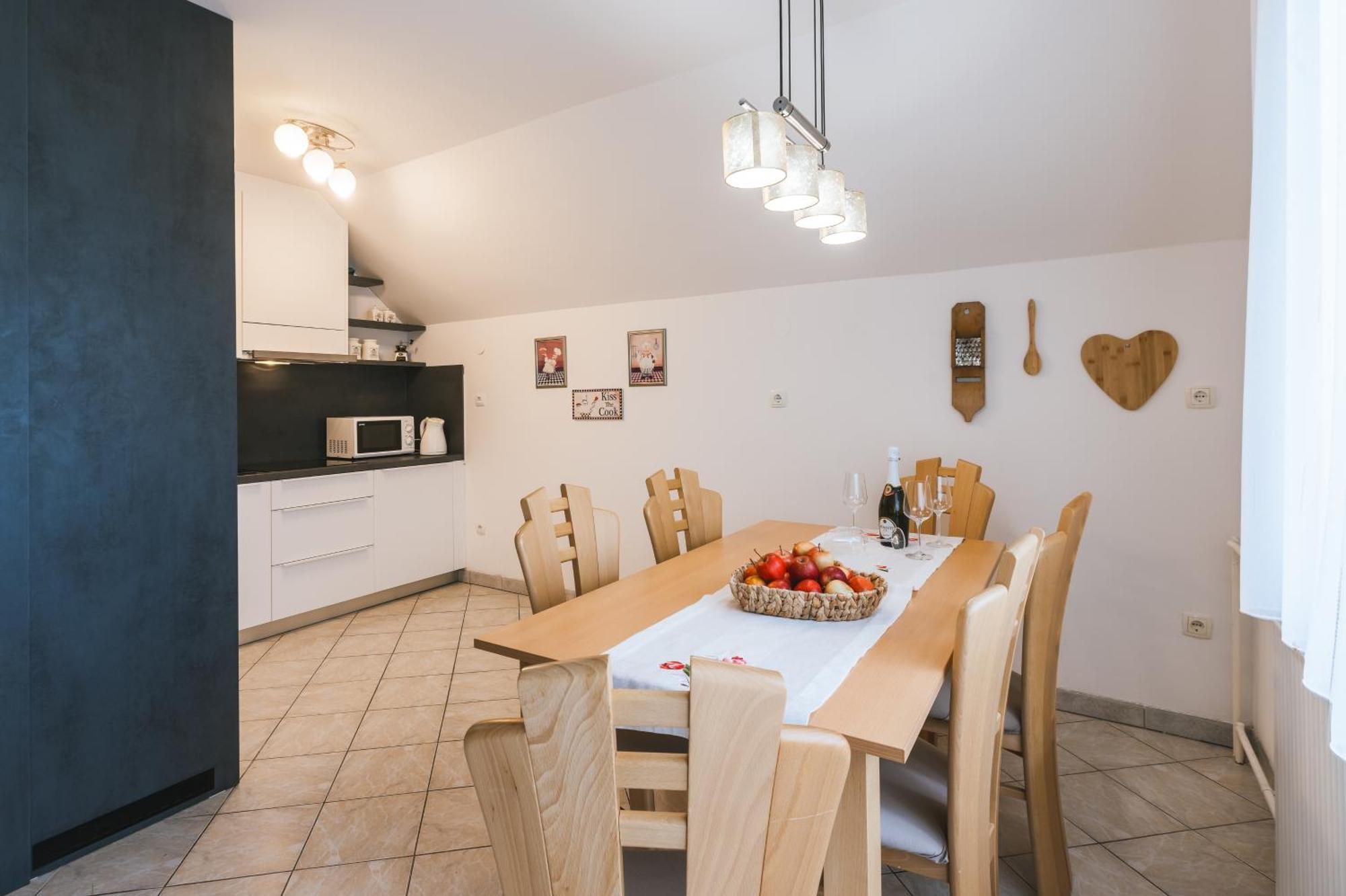 Rooms Zupancic โบฮินิสกา เบลา ภายนอก รูปภาพ